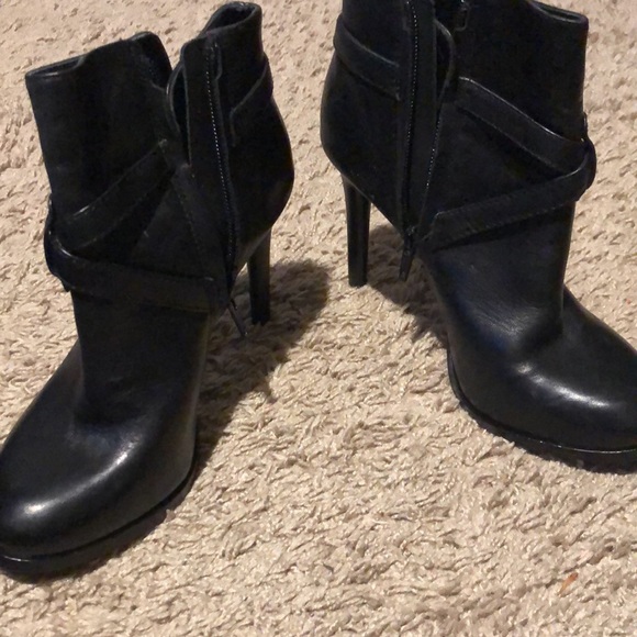 Gianni Bini booties - Picture 5 of 6